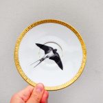 Wandteller Schwalbe Vogel Herr Fuchs Wohnen Riffel 14cm gold vintage