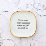 Wandteller Glööv an di Typo Herr Fuchs mini 11,5cm gold plattdeutsch eckig