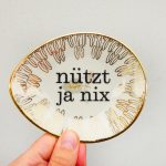 Wandteller Typo nützt ja nix Herr Fuchs mini 12cm Gold Blumen Muster oval