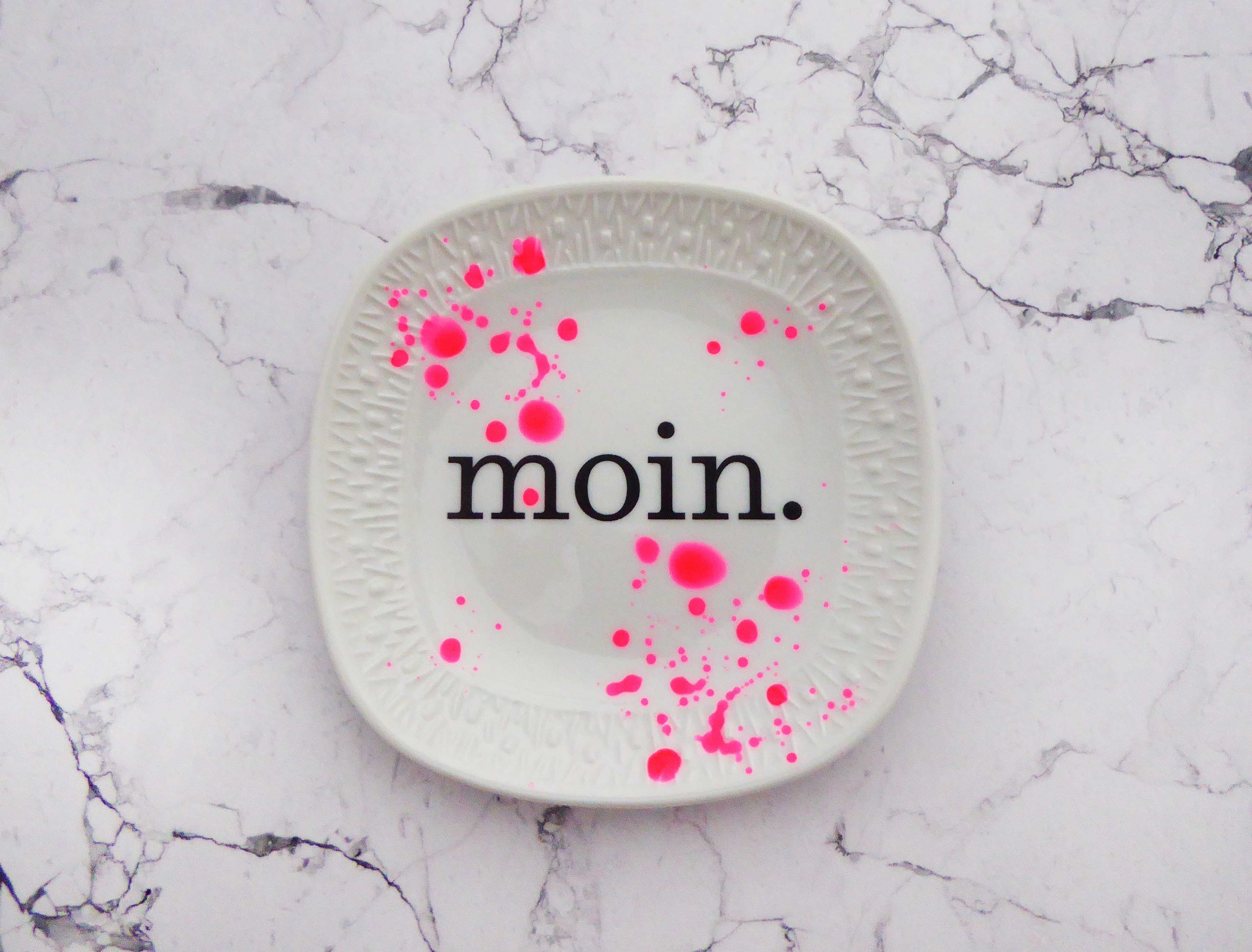 Wandteller moin. Typo Herr Fuchs mini 12cm neon Punkte Kleckse pink eckig vintage – Bild 2