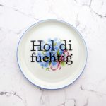 Wandteller Hol di fuchtig Typo Herr Fuchs mini 10cm Blumen vergissmeinnicht plattdeutsch
