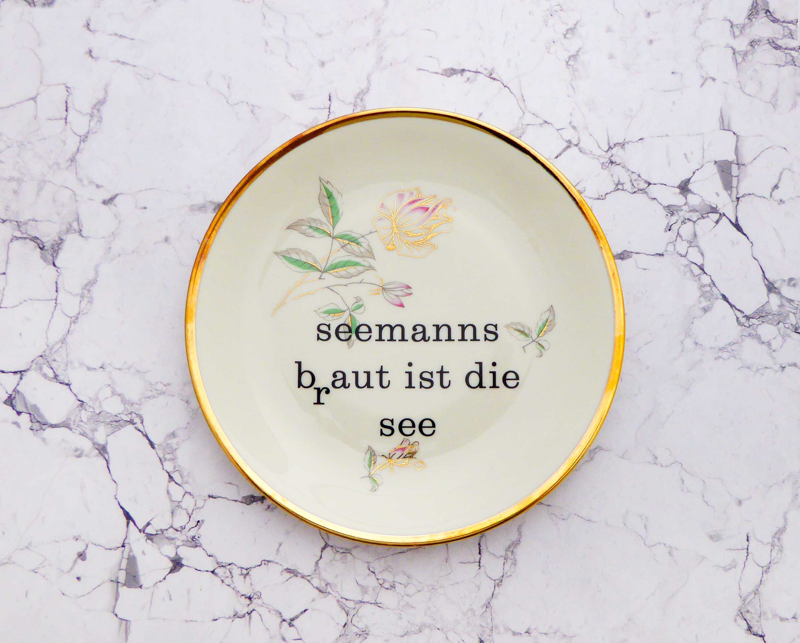 Wandteller Typo Seemanns Braut Herr Fuchs Blumen Gold 19 cm vintage