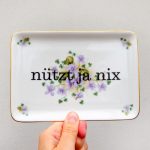 Wandteller Platte Herr Fuchs Typo nützt ja nix 18cm Blumen Unikat lila vintage