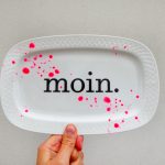 Wandteller Platte Herr Fuchs moin. Typo neon Punkte Kleckse 25cm pink