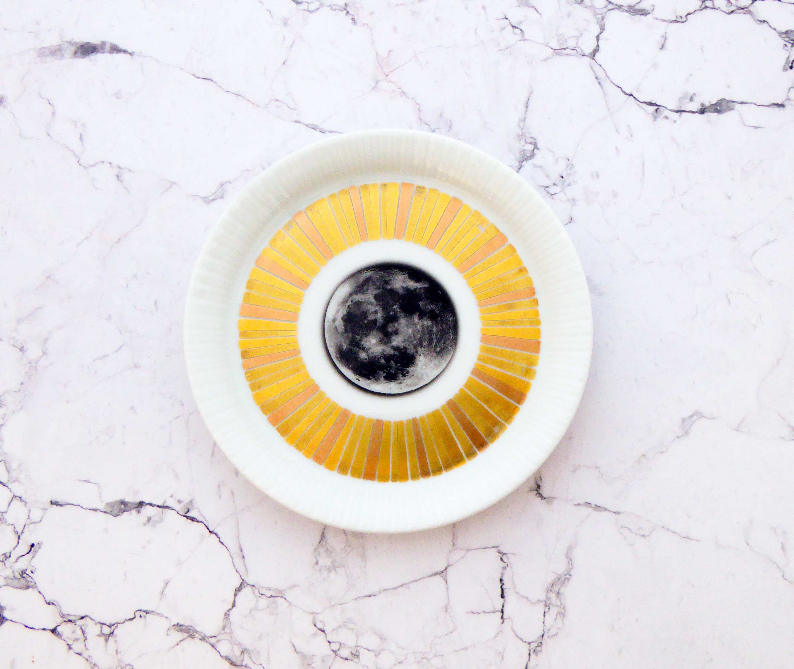 Wandteller Herr Fuchs Mond Gold Strahlen mini 10cm vintage Wohnen