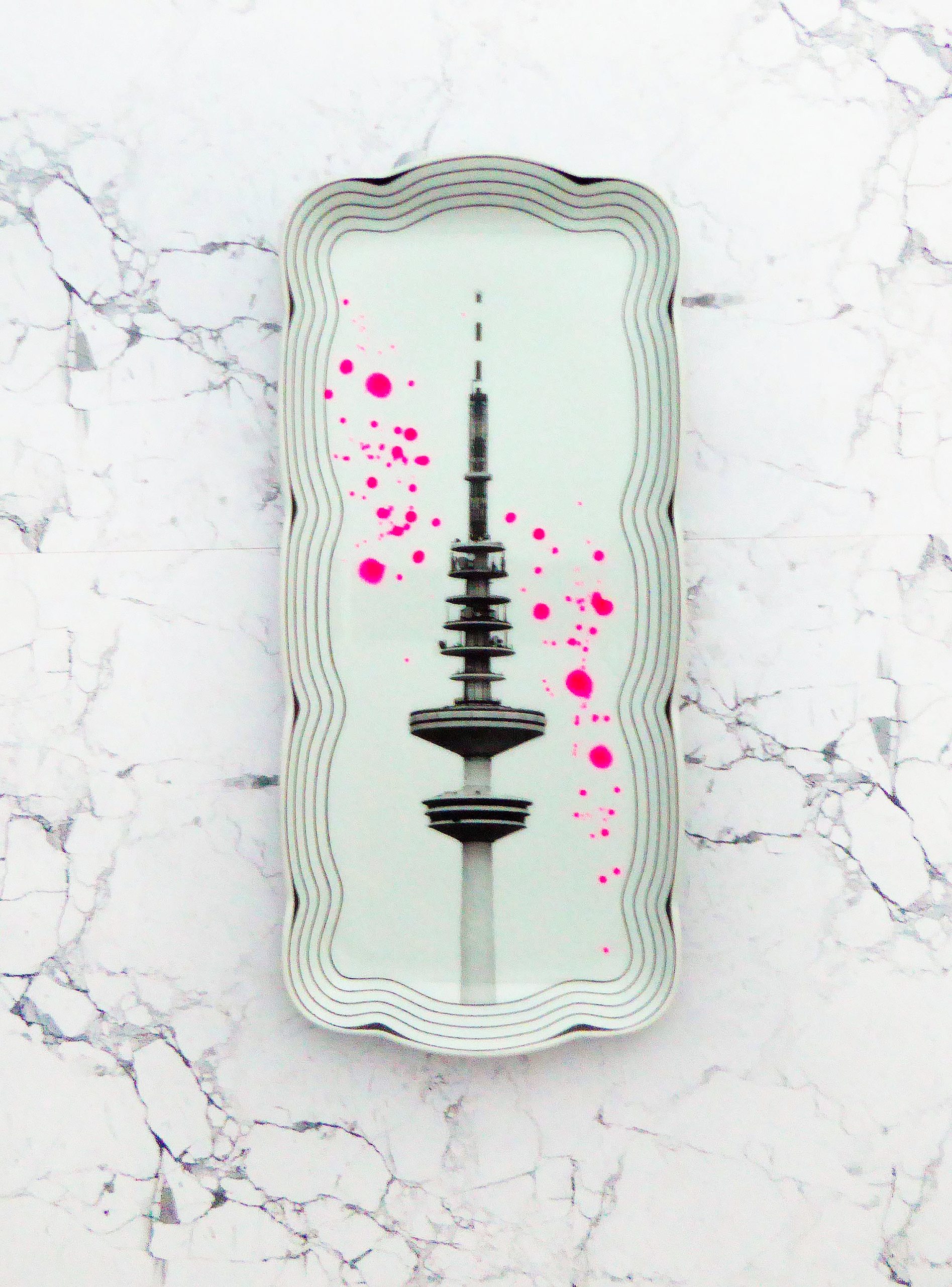 Wandteller Platte Herr Fuchs Hamburger Fernsehturm Muster Neon Kleckse Punkte 32cm