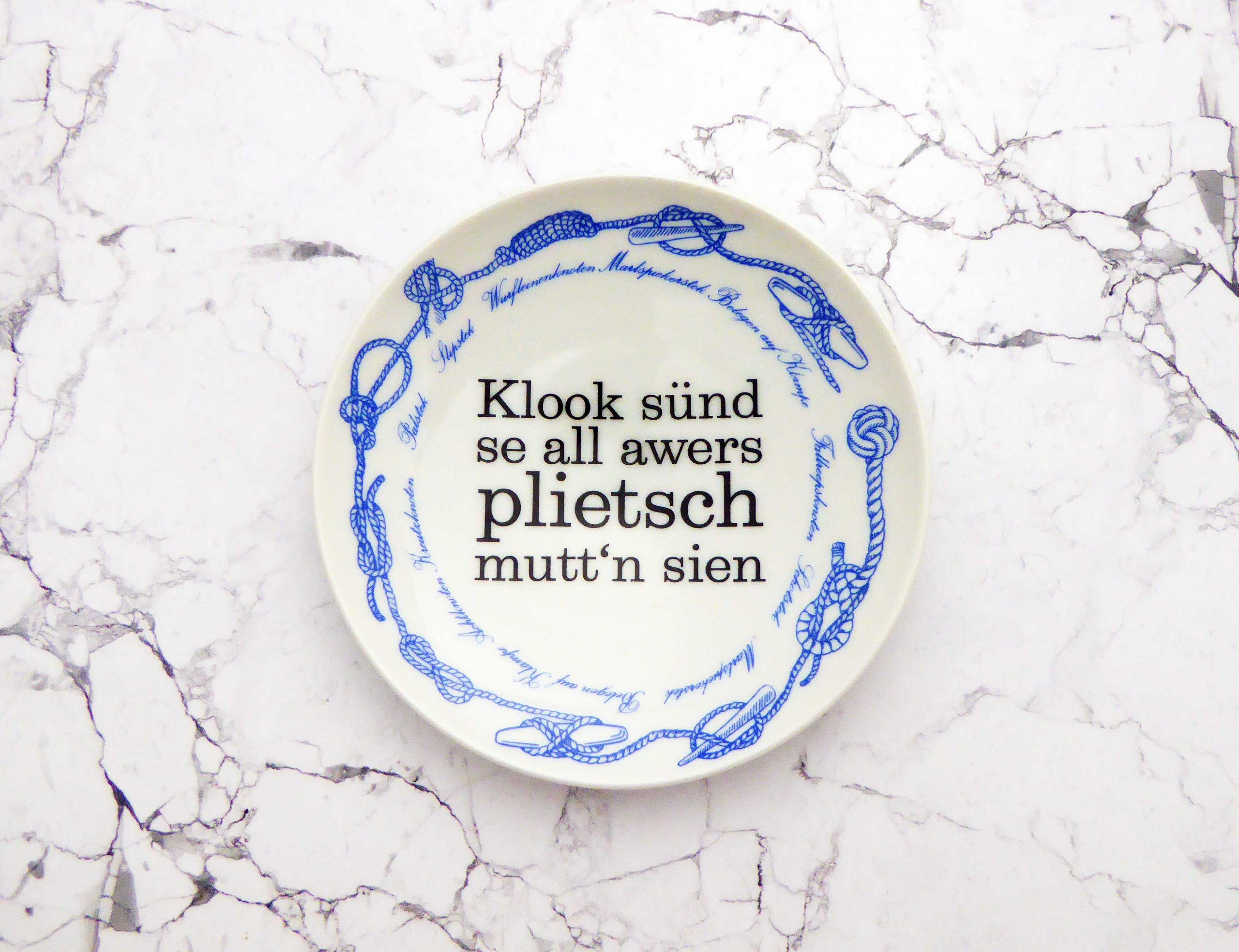 Wandteller plietsch Typo Herr Fuchs mini 15cm blau Seemannsknoten Knoten plattdeutsch vintage