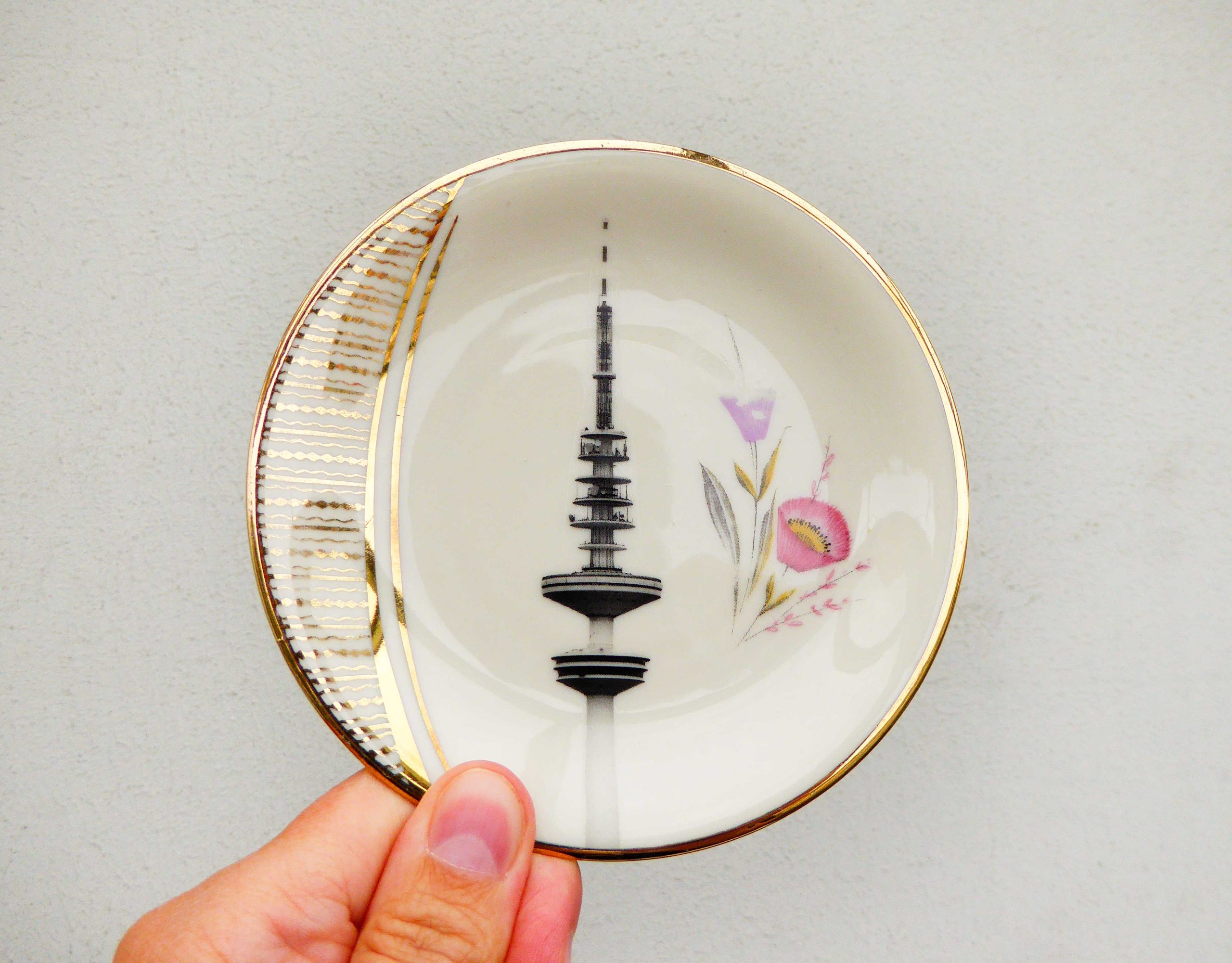 Wandteller Herr Fuchs Hamburger Fernsehturm Gold Muster mini 11cm vintage – Bild 2