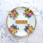 Wandteller Yeah Vintage 19 cm Deko Herr Fuchs Wohnen Gold Bunt Blume Scrabble