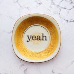 Wandteller Herr Fuchs Typo yeah Gold mini 10cm Muster eckig