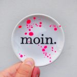 Wandteller moin. Typo Herr Fuchs mini 9cm neon Punkte Kleckse pink minimini