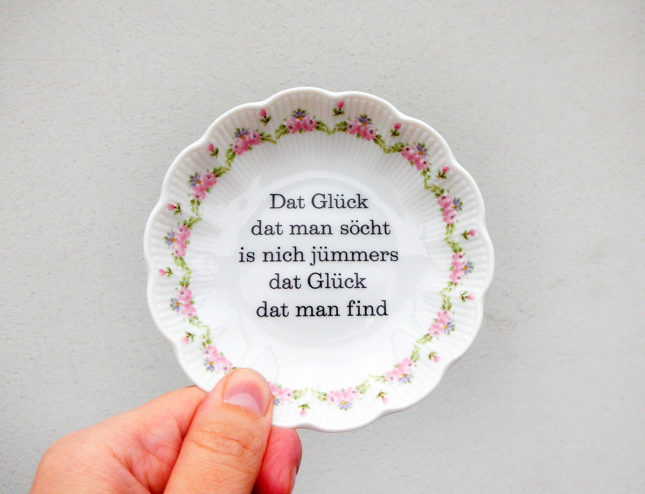 Wandteller Glück Typo Herr Fuchs mini 10cm Blumen rosa vintage plattdeutsch – Bild 3