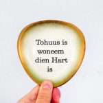 Wandteller Tohuus Typo Herr Fuchs mini 11cm gold oval Ombre vintage plattdeutsch