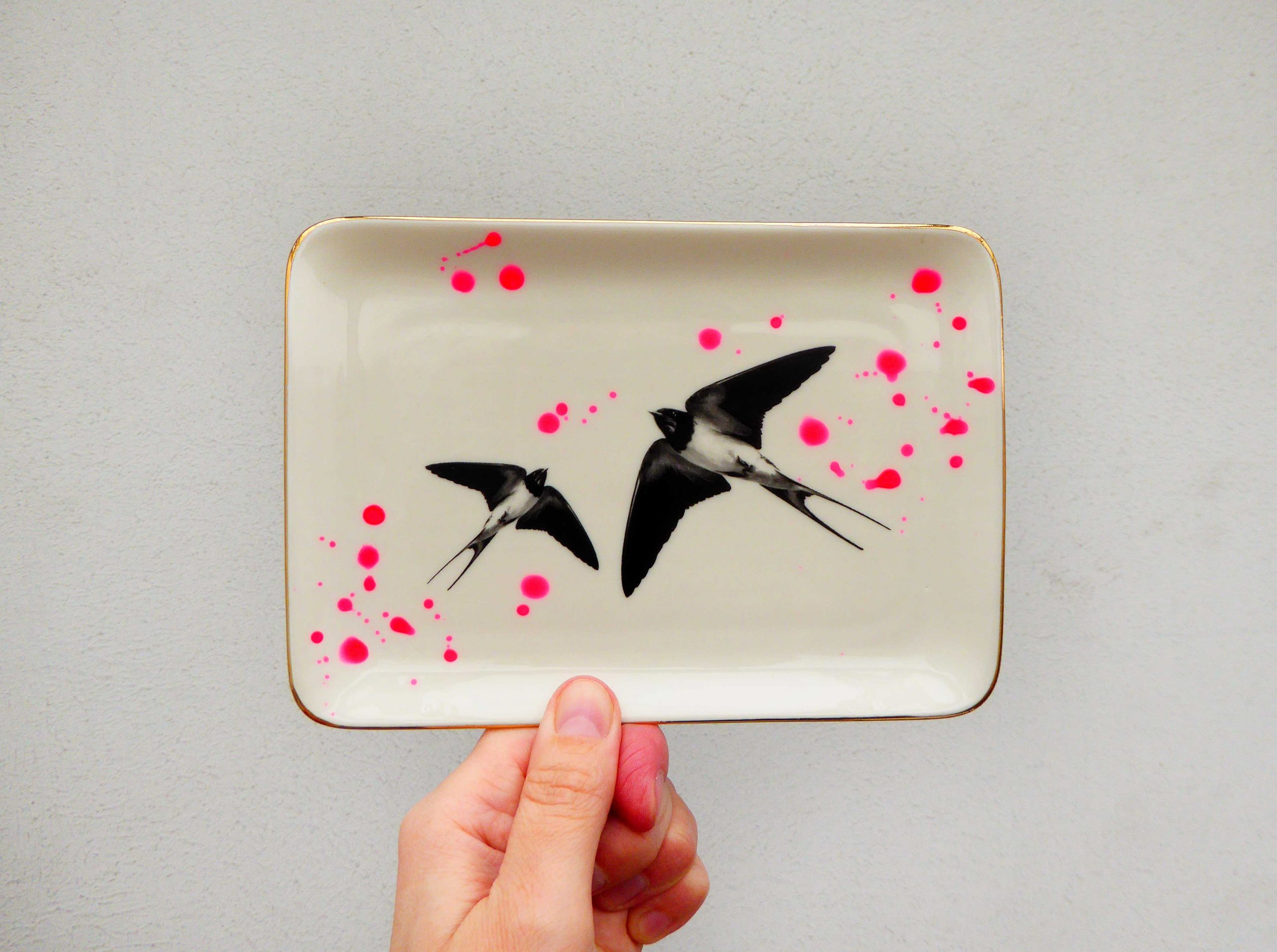 Wandteller Platte Herr Fuchs Schwalbe gold 17cm neonpink Kleckse vintage – Bild 3