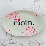 Wandteller Platte Herr Fuchs moin. Typo neon Punkte Kleckse 26cm pink