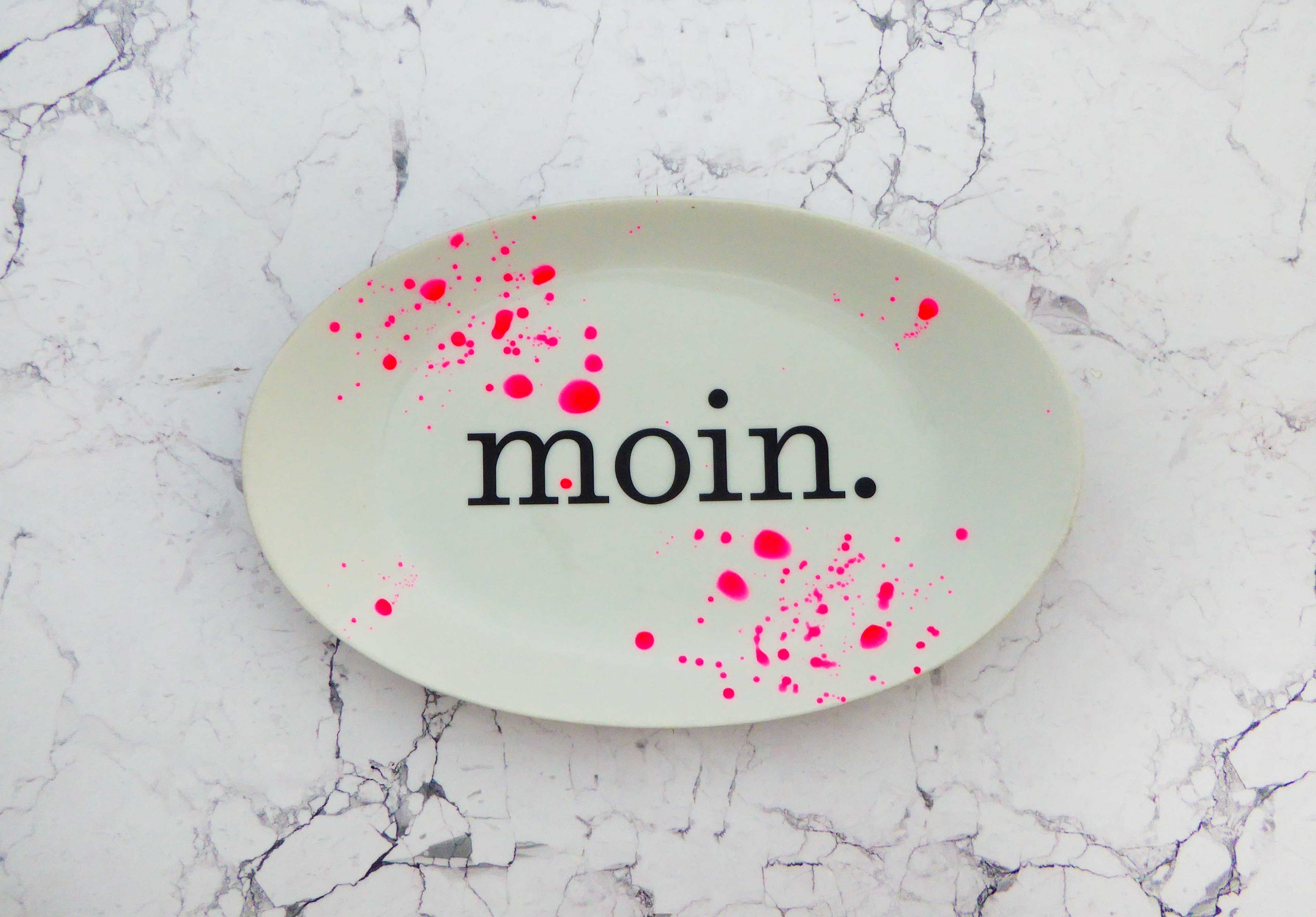 Wandteller Platte Herr Fuchs moin. Typo neon Punkte Kleckse 26cm pink