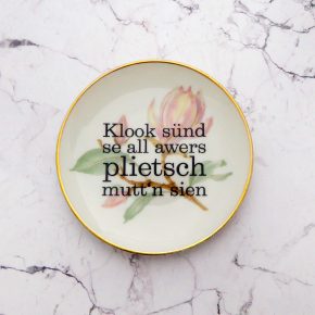 Wandteller plietsch Typo Herr Fuchs mini 11cm rosa Blumen Gold Magnolie vintage plattdeutsch