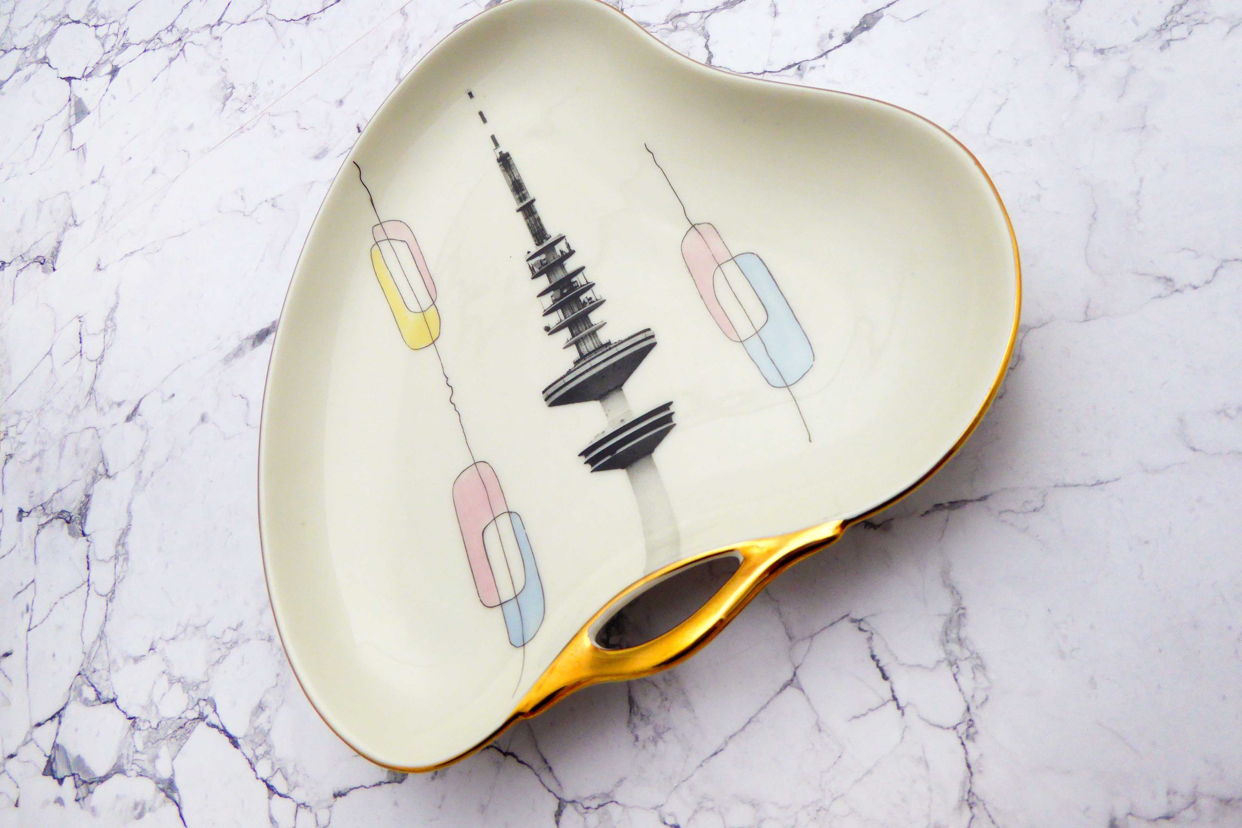 Wandteller Platte Herr Fuchs Hamburger Fernsehturm gold Wohnen 17cm vintage Pastell – Bild 3