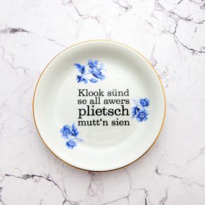 Wandteller plietsch Typo Herr Fuchs mini 11cm gold blau Blume Wohnen plattdeutsch