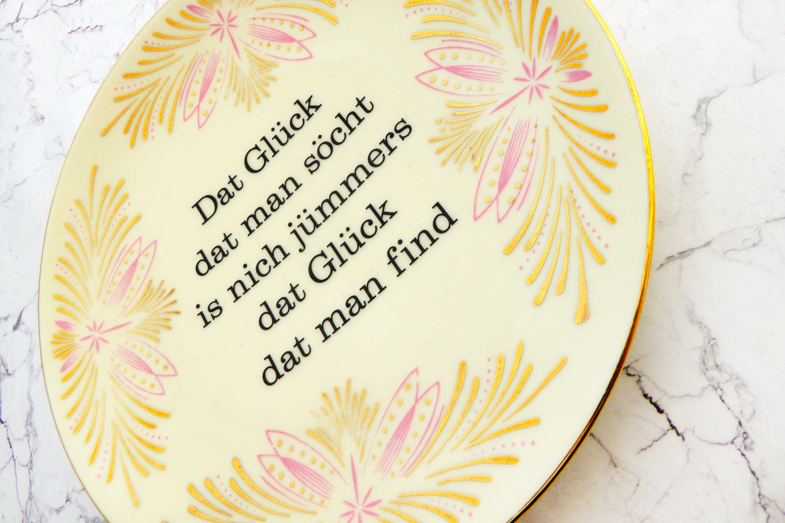 Wandteller Typo Glück vintage Herr Fuchs Teller plattdeutsch Gold Rosa 19cm Muster – Bild 2