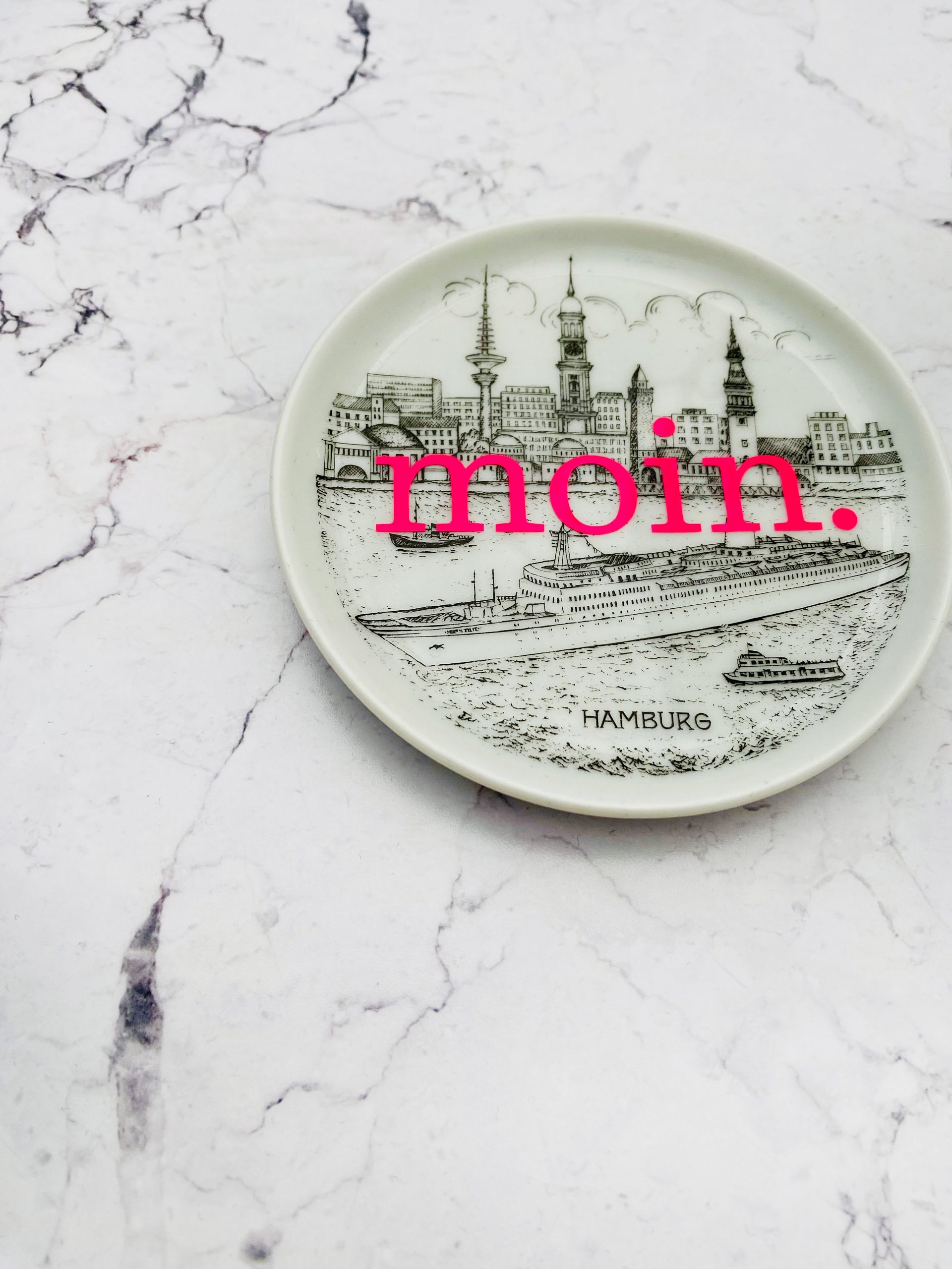 Wandteller Typo moin. vintage Herr Fuchs mini neonpink 10cm Hafen Hamburg Panorama – Bild 2