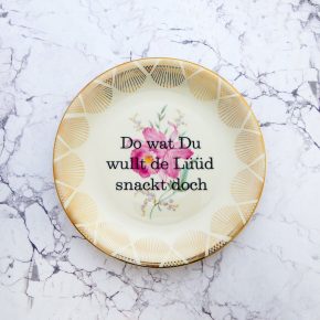 Wandteller Typo Do wat du wullt vintage Herr Fuchs Teller Gold Bunt 19cm Blume