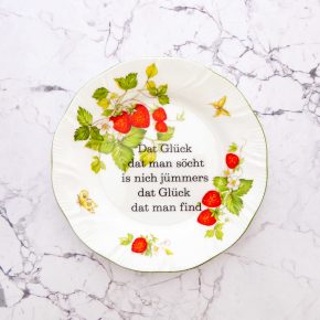 Wandteller Typo Glück vintage Herr Fuchs Teller plattdeutsch 16cm grün Erdbeeren