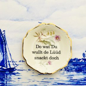 Wandteller Do wat du wullt Typo Herr Fuchs mini 11cm Blumen gold vintage plattdeutsch