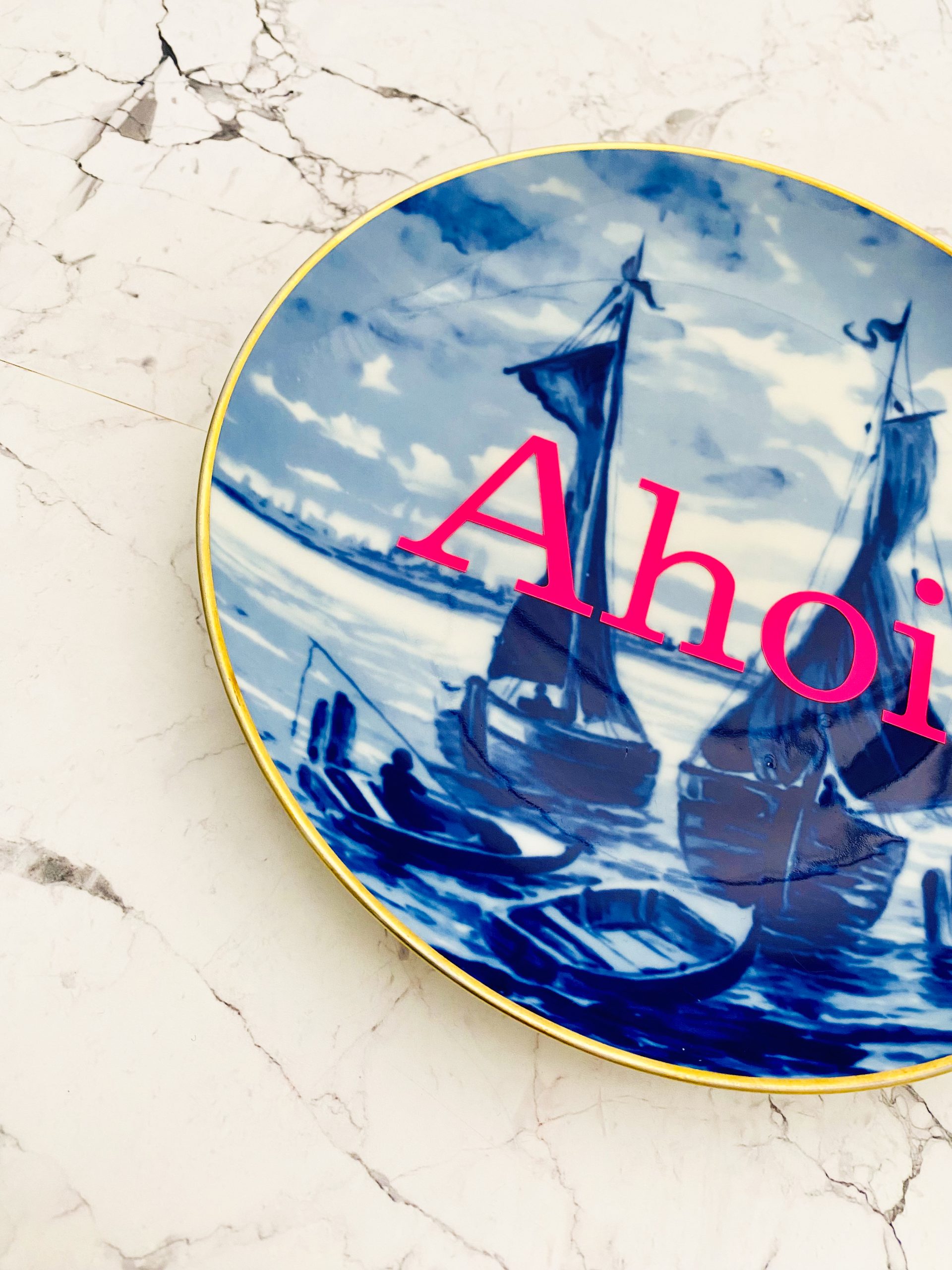 Wandteller Teller Herr Fuchs Typo Ahoi Schiff blau neon 19cm vintage Delfter Gold – Bild 2