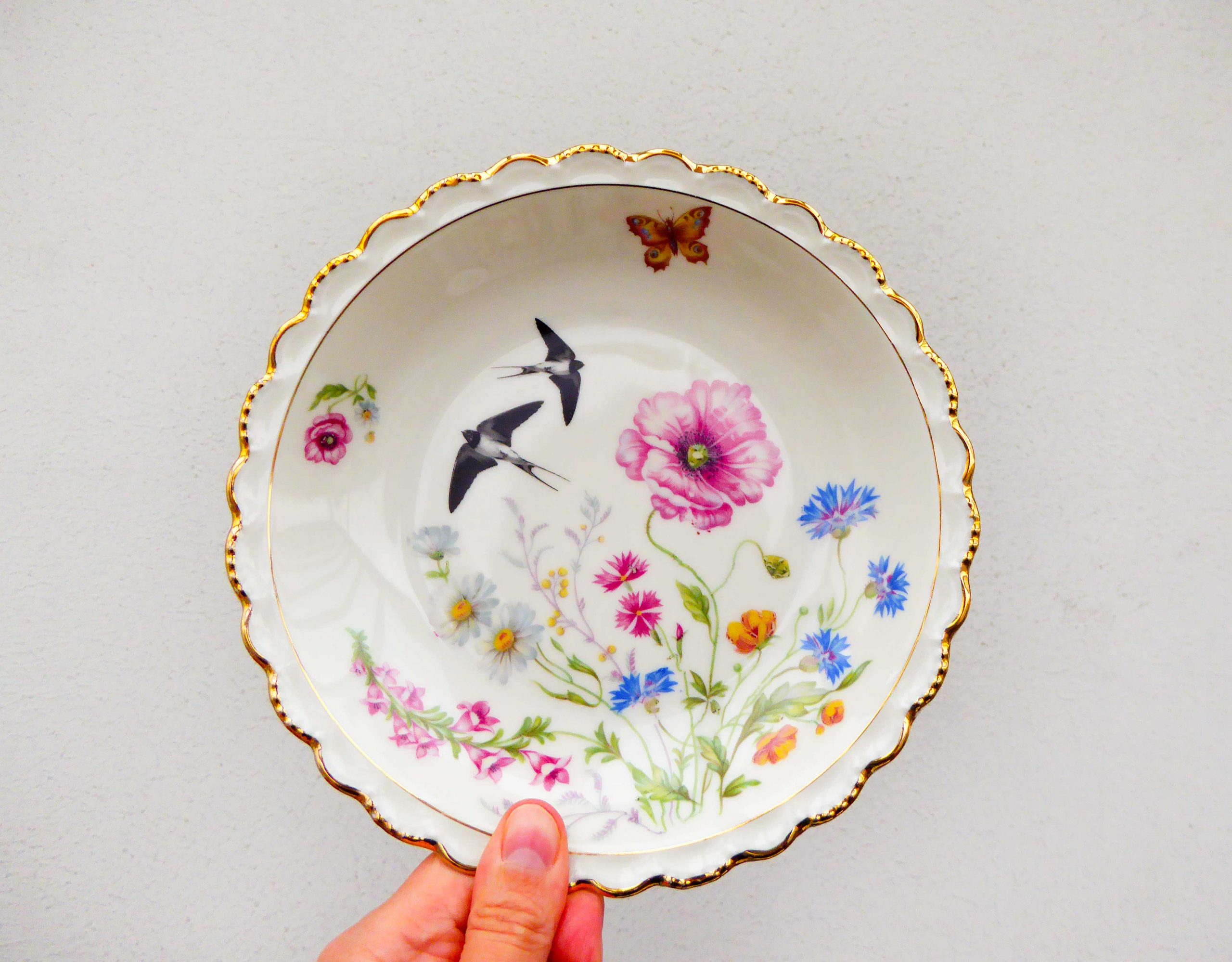 Wandteller Herr Fuchs Teller Vogel Schwalbe vintage Blumen 19cm Bunt Gold Wellen