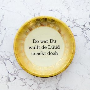 Wandteller Typo Do wat du wullt vintage Herr Fuchs Teller Gold Muster 19cm plattdeutsch Streifen