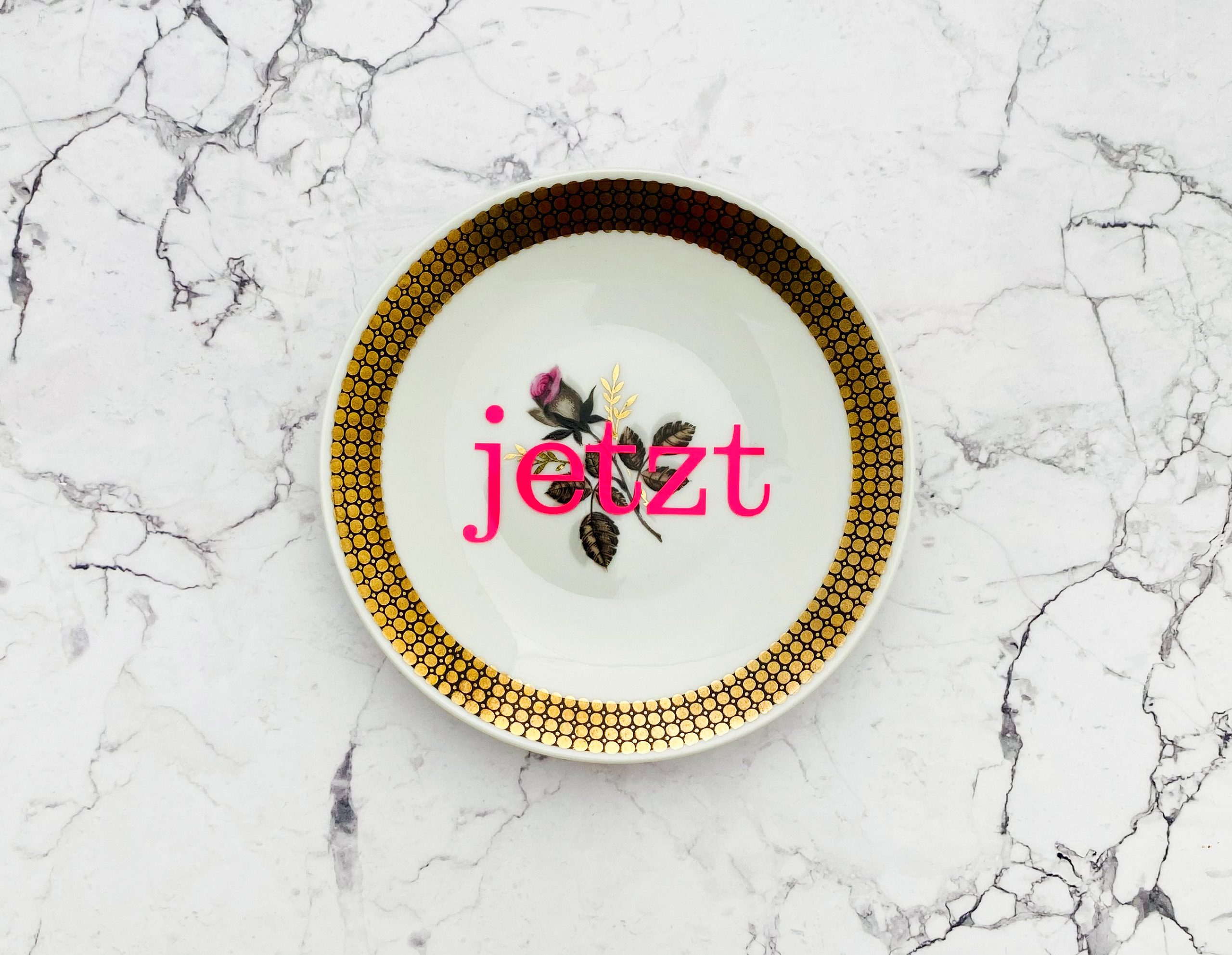 Wandteller Typo jetzt vintage Herr Fuchs Gold neonpink Punkte 11cm Wohnen