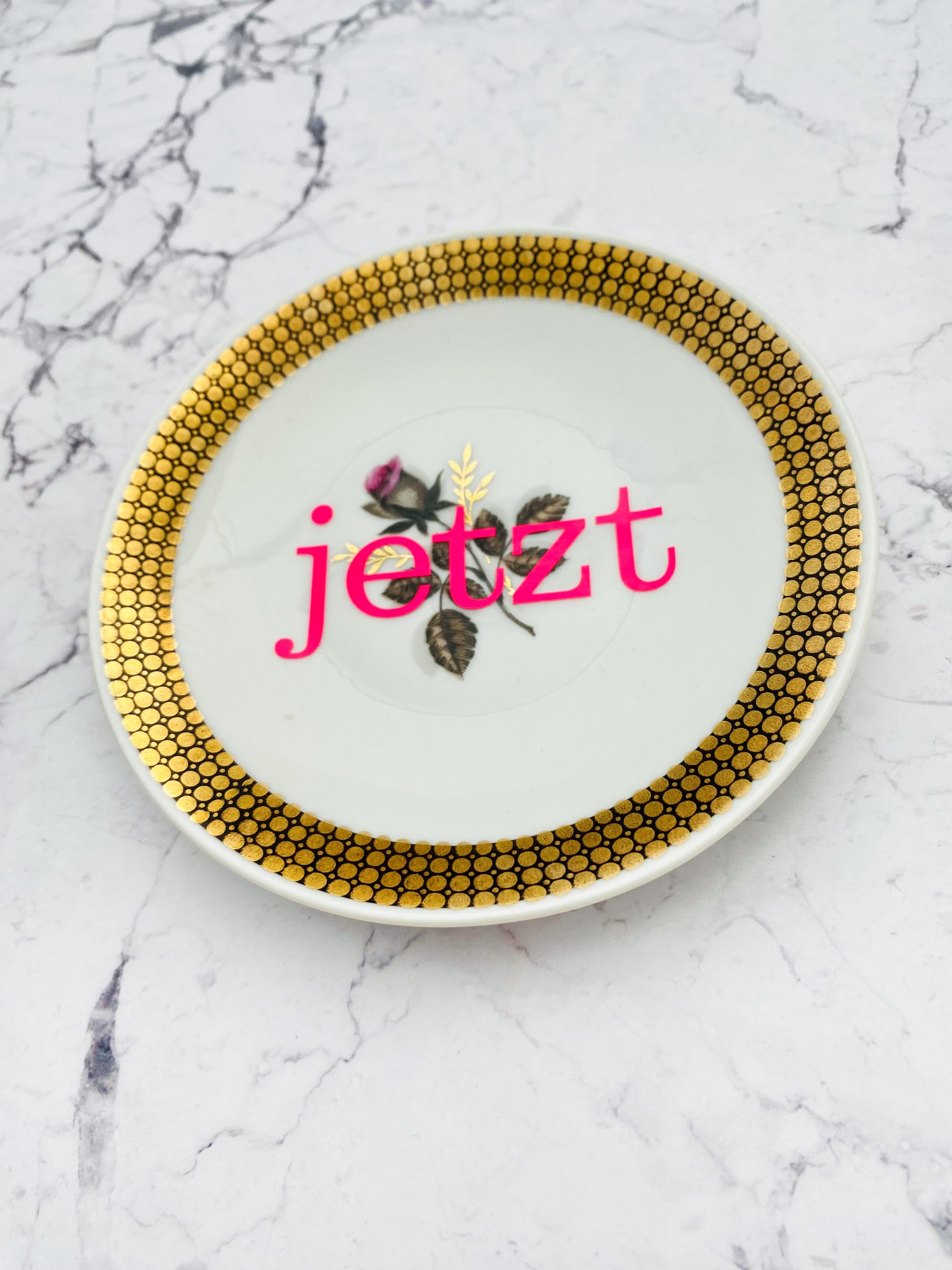 Wandteller Typo jetzt vintage Herr Fuchs Gold neonpink Punkte 11cm Wohnen – Bild 2