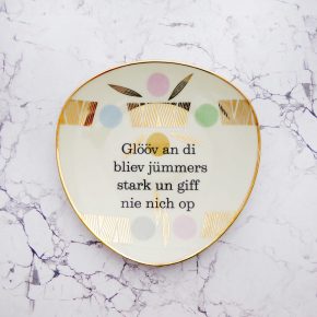 Wandteller Typo Glööv an di vintage Herr Fuchs Teller Bunt Gold plattdeutsch Grafik 19cm