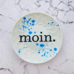 Wandteller moin. Typo Herr Fuchs mini 11cm metallic Punkte Kleckse blau vintage