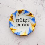 Wandteller Typo nützt ja nix Herr Fuchs mini 8cm Blau/Gold Muster vintage