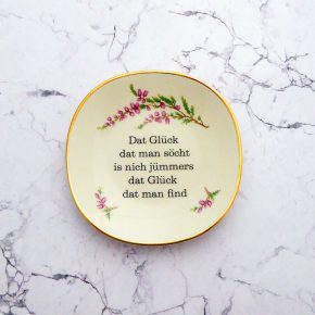 Wandteller Glück Typo Herr Fuchs mini 12cm Blumen rosa vintage plattdeutsch Heide eckig