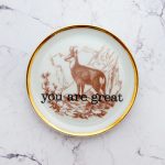 Wandteller Herr Fuchs you are great Typo Gams mini 10cm Goldrand Berge vintage rot