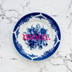 Wandteller Typo moin. vintage Herr Fuchs Teller neonpink blau Blumen 19cm