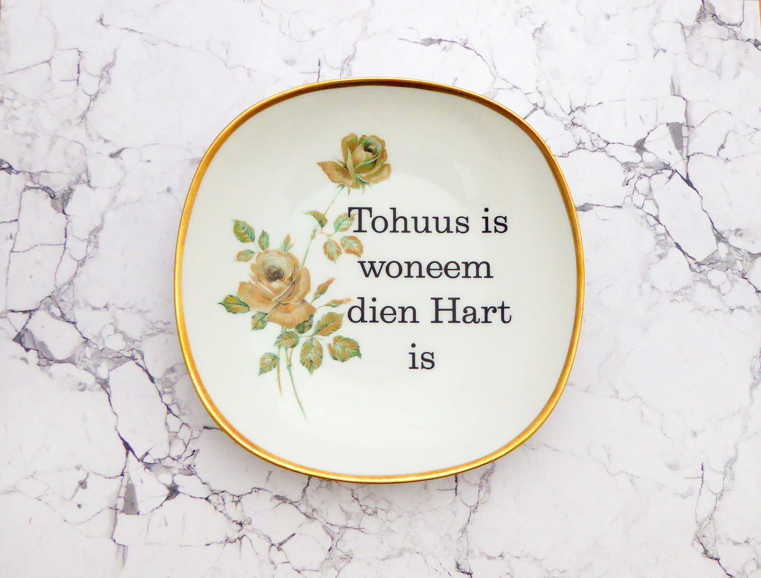 Wandteller Typo Tohuss vintage Herr Fuchs Teller plattdeutsch Blumen 19cm Grün Gold eckig