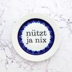 Wandteller Typo nützt ja nix  vintage Herr Fuchs Teller Dunkelblau Blau 19cm Muster