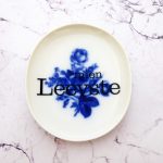 Wandteller Herr Fuchs Typo mien Leevste mini blau weiß Blumen 10cm länglich vintage plattdeutsch