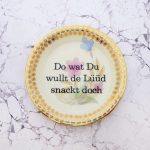 Wandteller Typo Do wat du wullt vintage Herr Fuchs Teller Gold Bunt 19cm Muster Blume