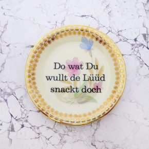 Wandteller Typo Do wat du wullt vintage Herr Fuchs Teller Gold Bunt 19cm Muster Blume