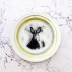 Wandteller Hase vintage Herr Fuchs Teller Wohnen 19cm Grün Regenbogen Ringe irisierend