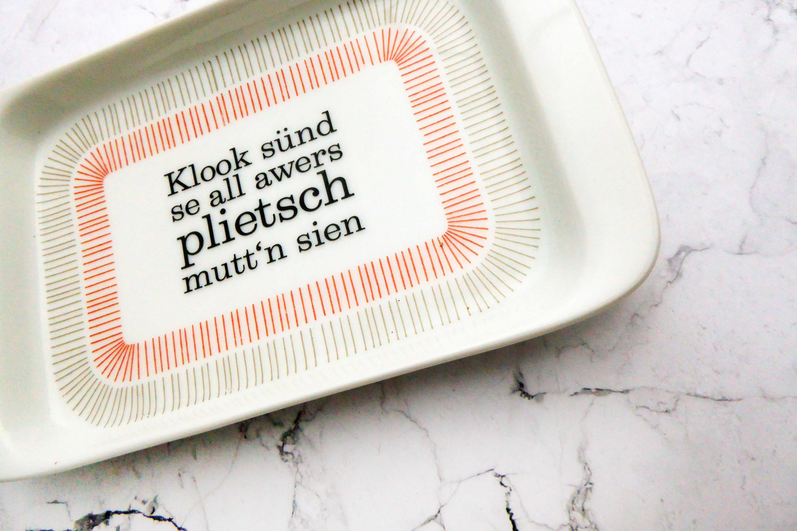 Wandteller Typo plietsch vintage Herr Fuchs Platte Muster plattdeutsch 17cm Streifen – Bild 3