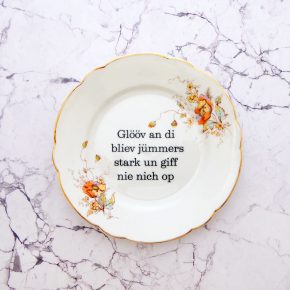 Wandteller Glööv an di Typo Herr Fuchs mini 14cm gold plattdeutsch Blumen vintage