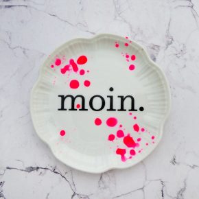 Wandteller moin. Typo Herr Fuchs mini 10cm neon Punkte Kleckse pink vintage Blumenform