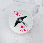 Wandteller Schwalbe Herr Fuchs mini 5cm neon Punkte Kleckse pink minimini Weiß