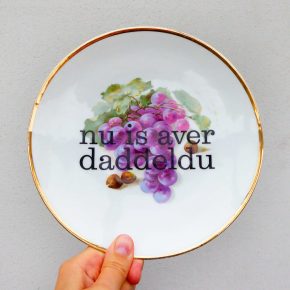 Wandteller daddeldu Typo Herr Fuchs 19cm gold plattdeutsch vintage Obst/Nüsse Trauben